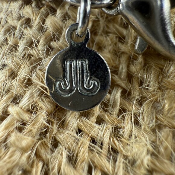 Black Faceted Beaded Necklace Three Strand Silver Tone Accents Vintage Classic - Picture 10 of 16